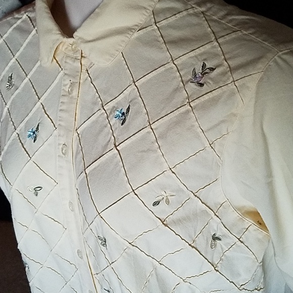 Unique button front shirt in butter yellow - Picture 2 of 5